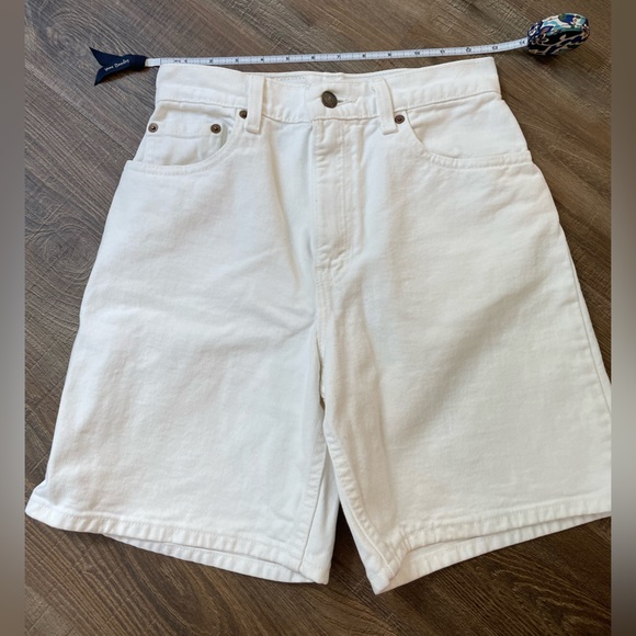 Vintage Levi’s 551 Relaxed Fit Shorts - Picture 2 of 7